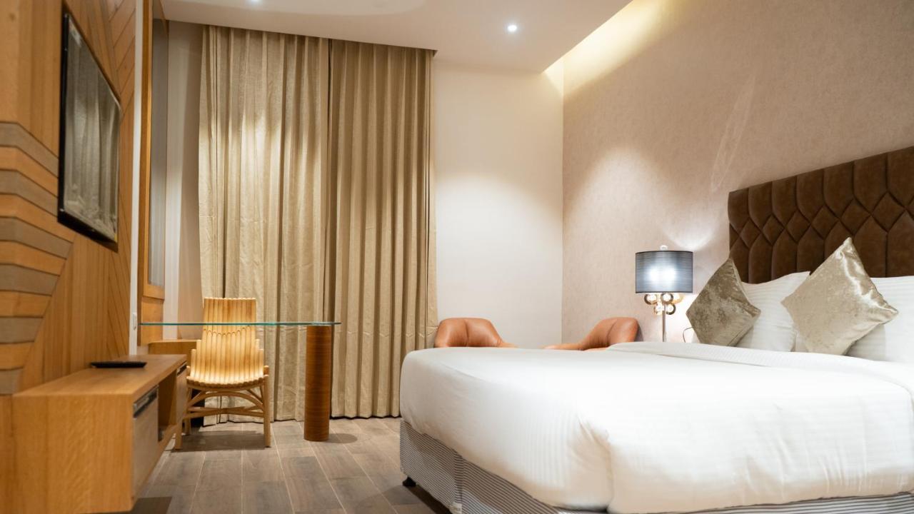 Clarks Inn Suites Кангра Екстер'єр фото
