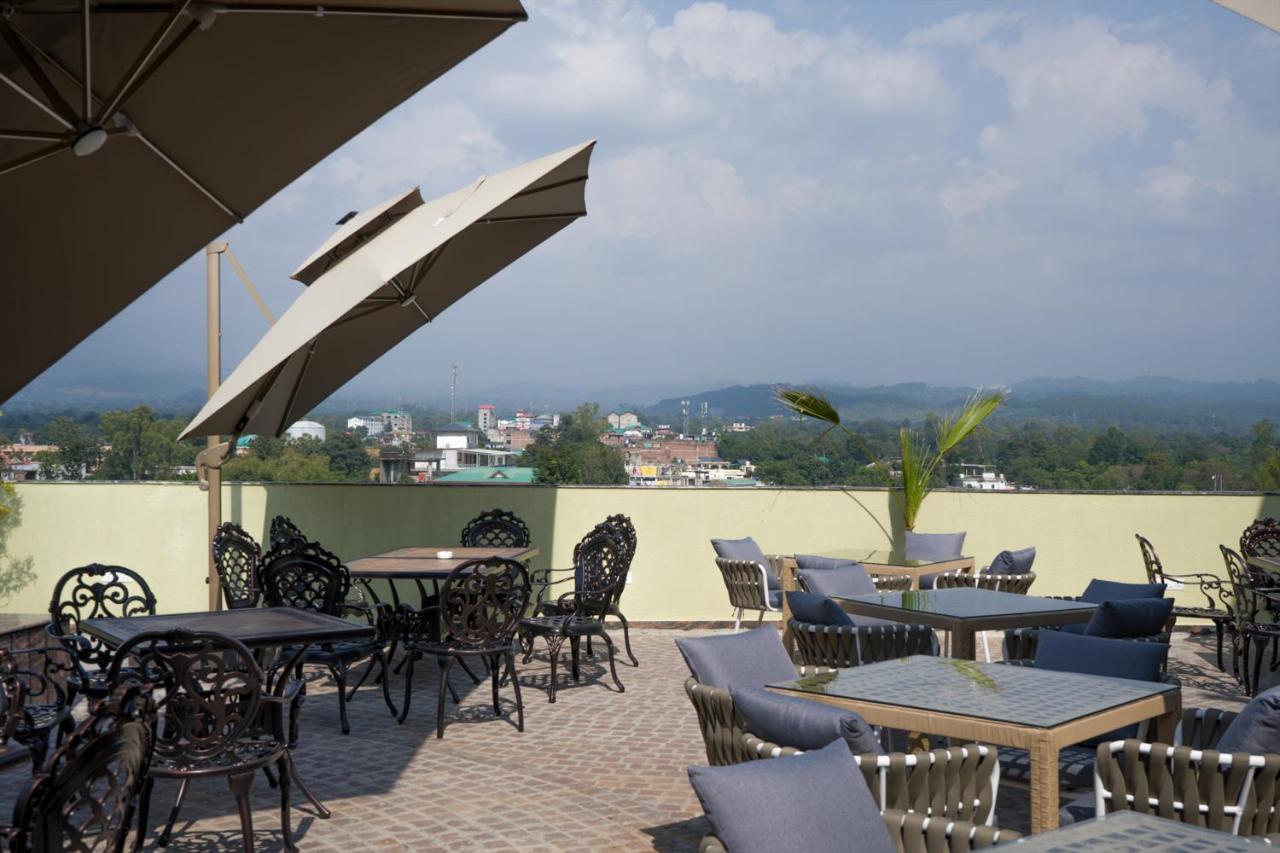 Clarks Inn Suites Кангра Екстер'єр фото