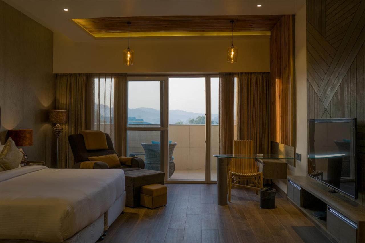 Clarks Inn Suites Кангра Екстер'єр фото